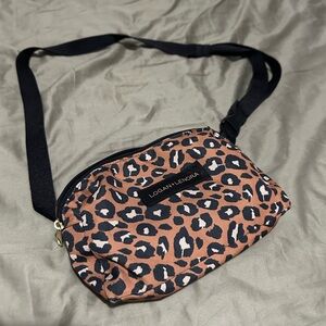 Logan Lenora small bag like new
